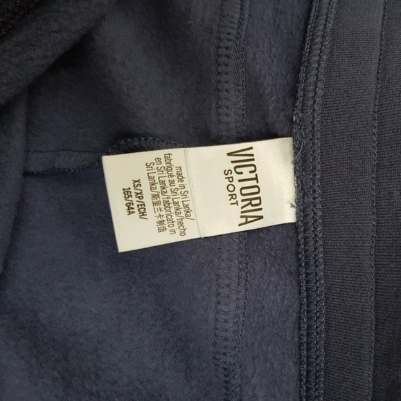 NWOT Victoria's Secret Sport fleece short - Picture 4 of 4